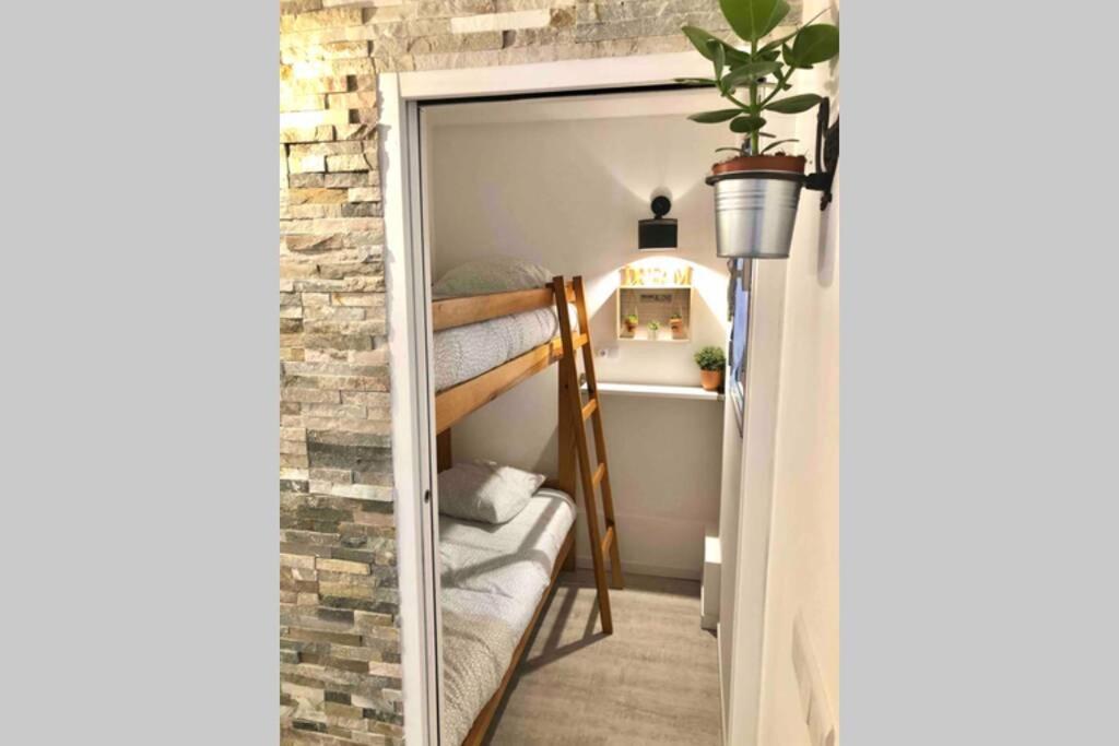 לה גרנד מוט Grand Studio Cabine 30 M² Centre Ville, Refait A Neuf Pour Vous ! Climatise מראה חיצוני תמונה