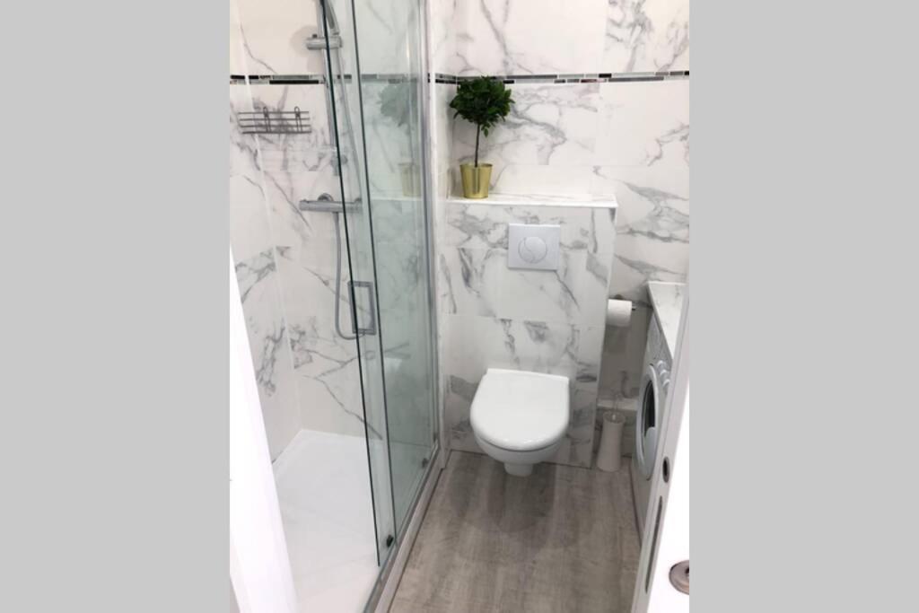 לה גרנד מוט Grand Studio Cabine 30 M² Centre Ville, Refait A Neuf Pour Vous ! Climatise מראה חיצוני תמונה